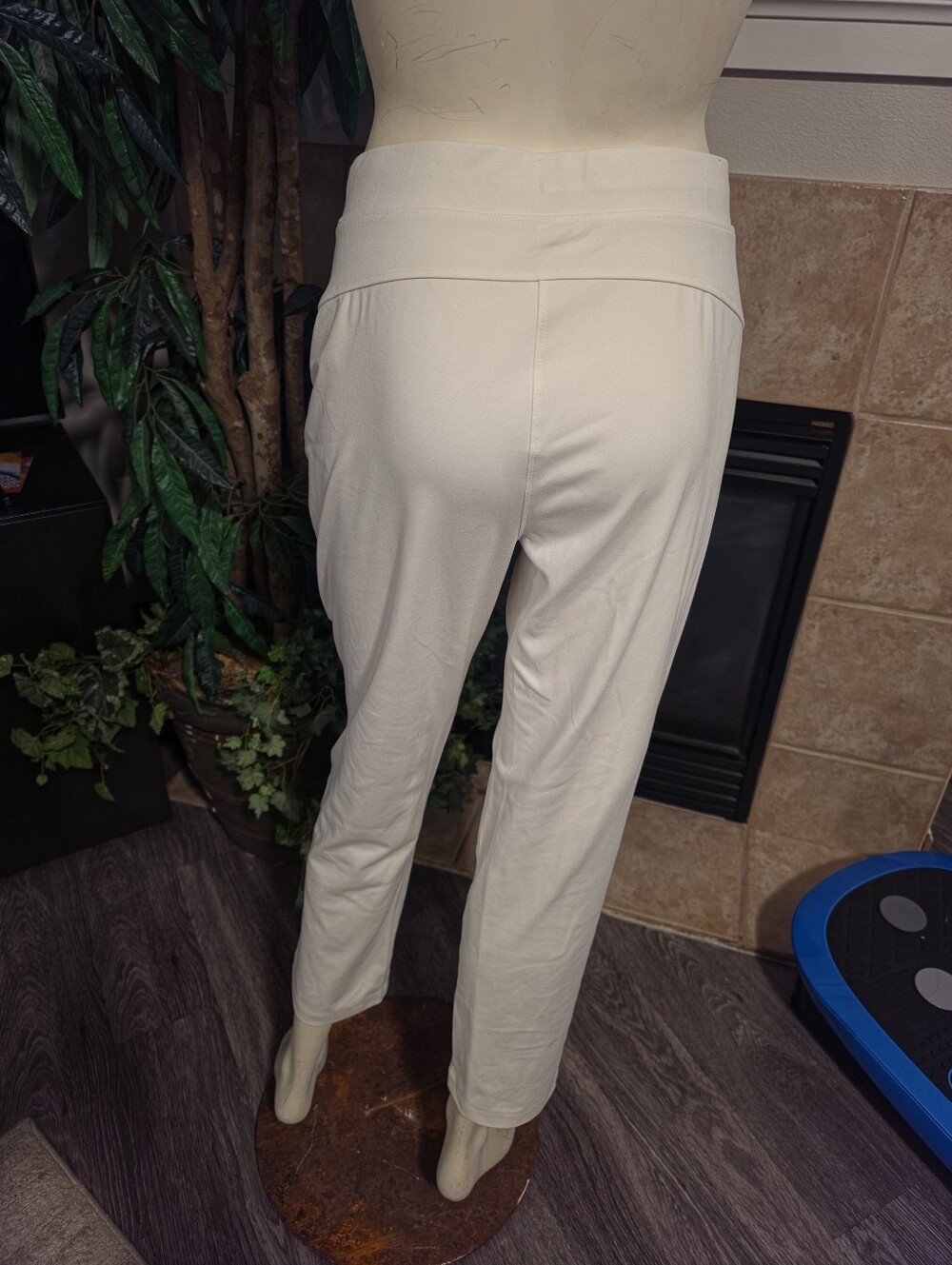 Yogalicious Cream Drawstring Pants - Picture 11 of 11